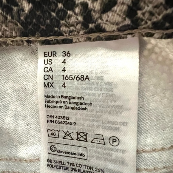 NWT H&M  HIGH WAISTED SNAKESKIN JEAN - Picture 11 of 15